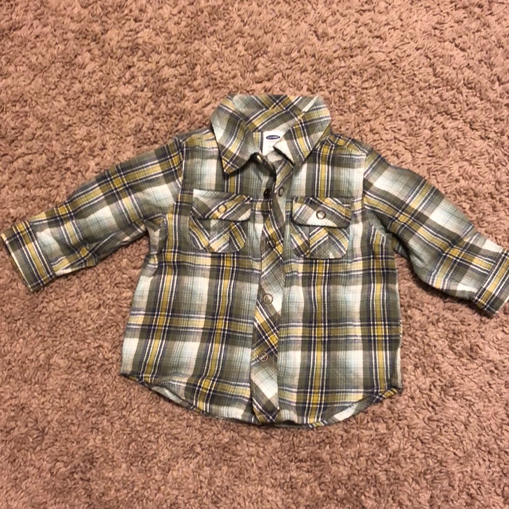 ⭐️ Old navy flannel button up shirt 3-6mo